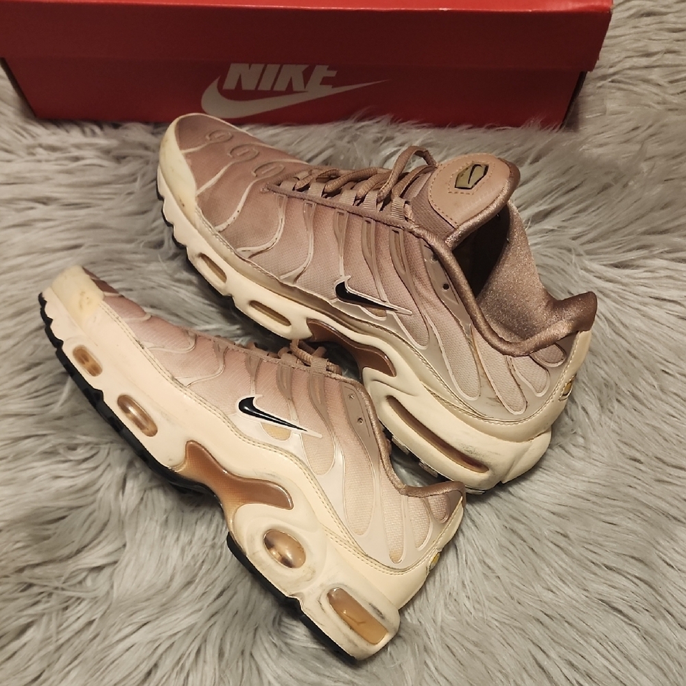 Nike Women’s Tan and Blush Air Max Sneakers